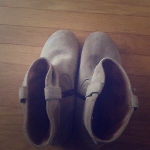 Birkenstock, comfy neutral shade,  size 38 7-7.5.